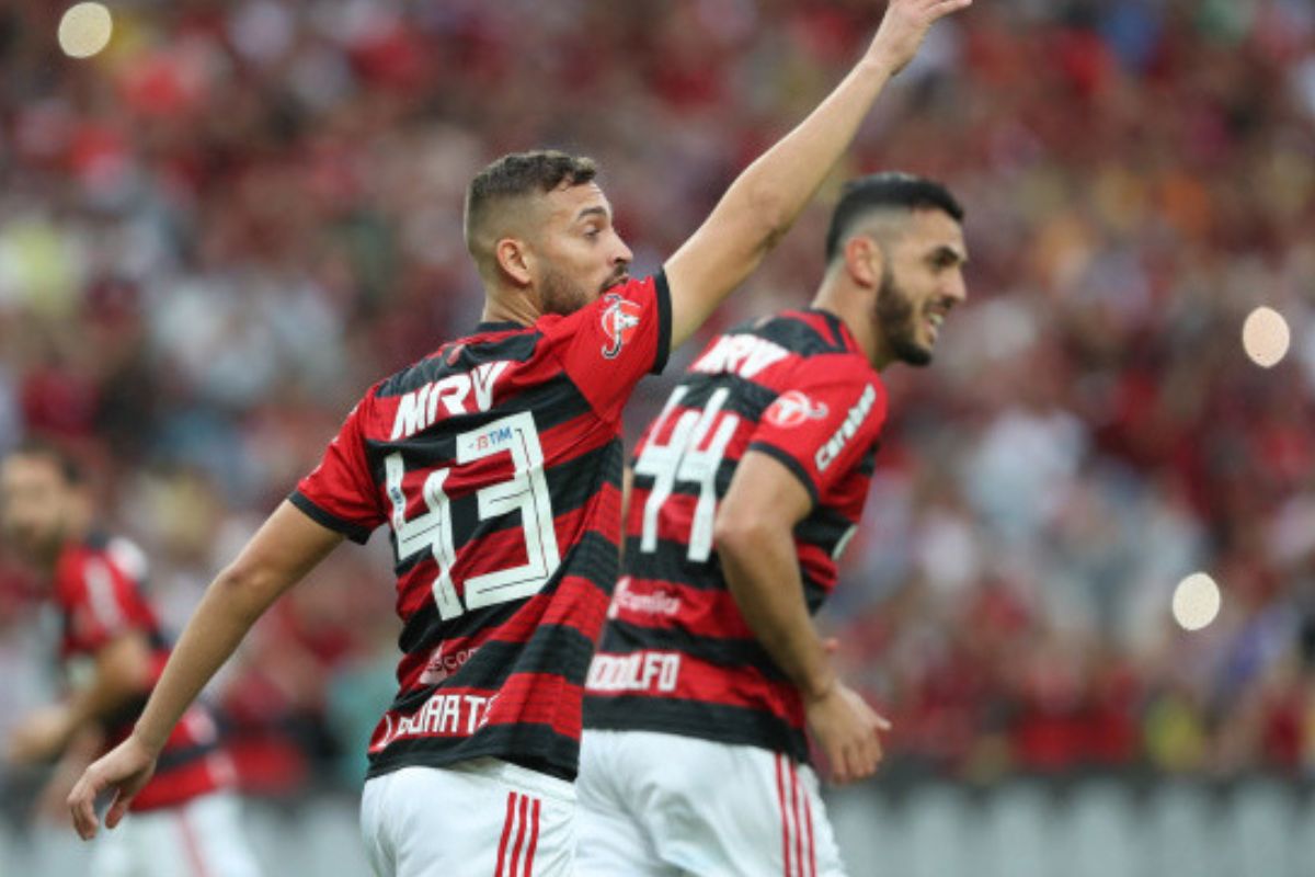 CRIA DO FLAMENGO E EX-MILAN, ENTRA NA MIRA DE TIMES BRASILEIROS DA SÉRIE A